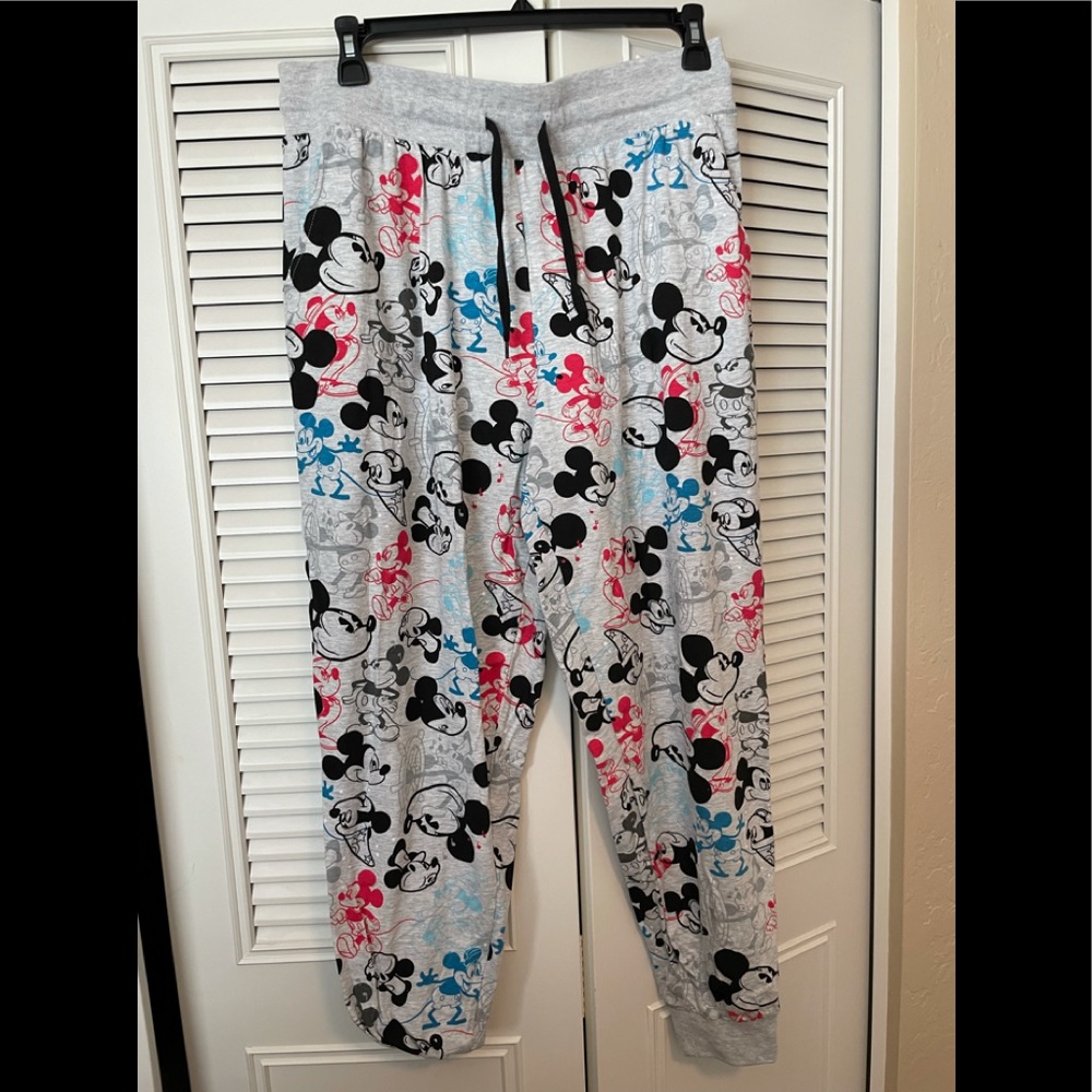 Disney light weight sweats - worn once. Size XL.